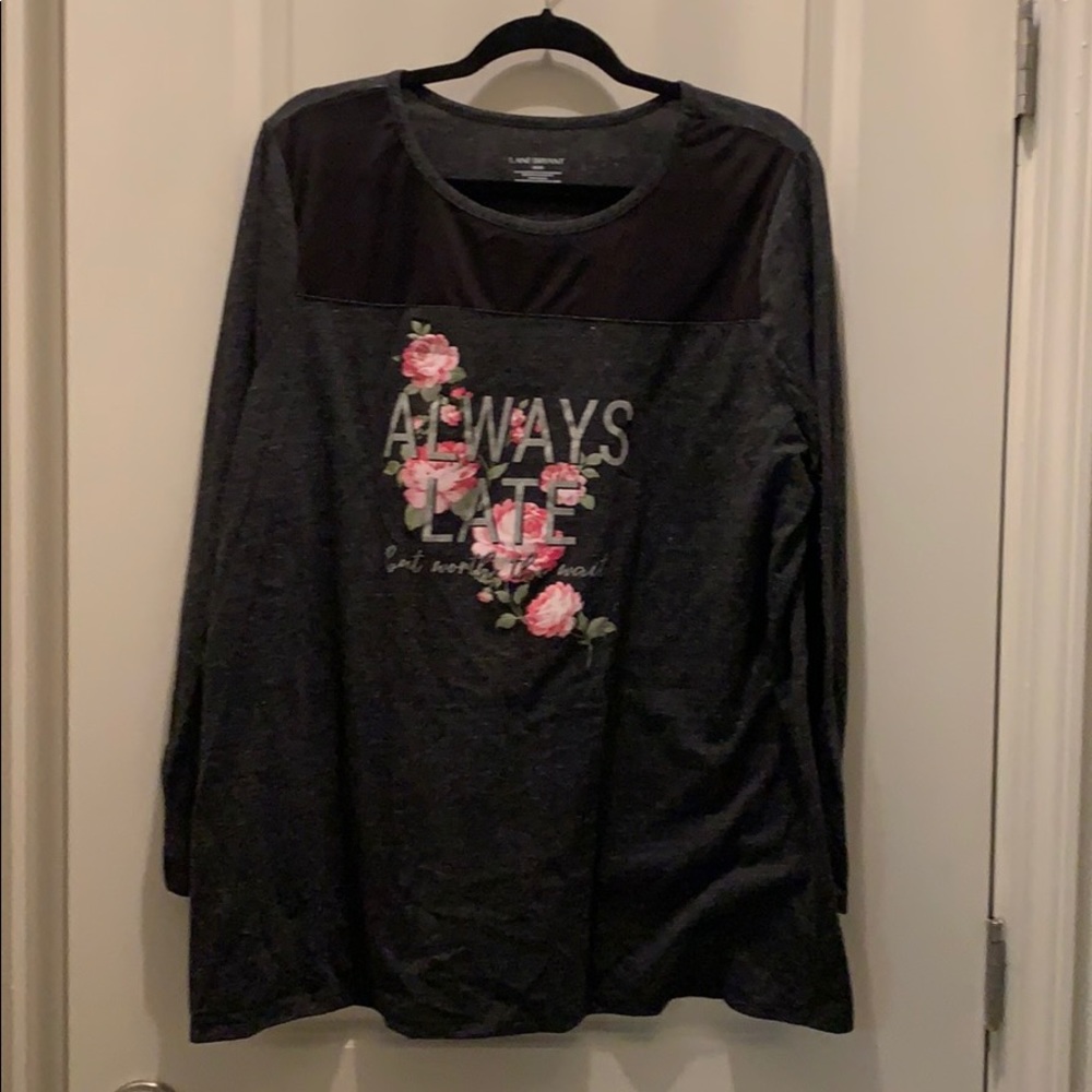 Quarter sleeve graphic tee